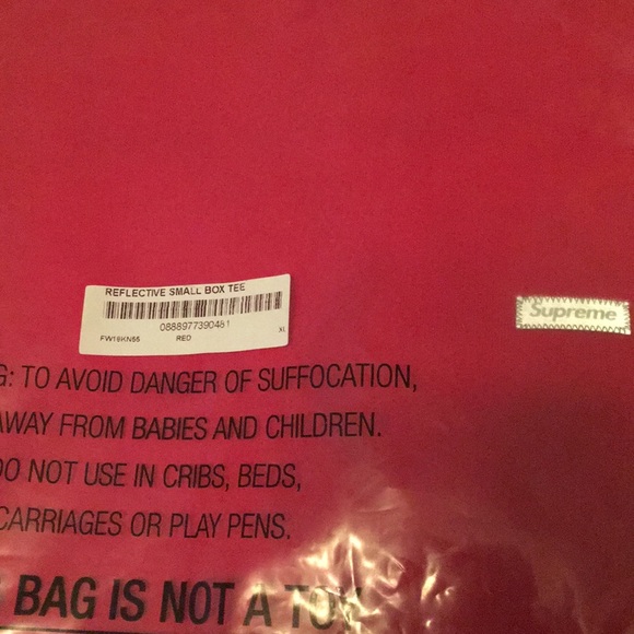 Supreme Reflective Small Box Logo FW18 - Picture 6 of 6